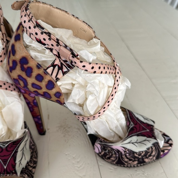 Nine West floral slingback size 8 open toe heel with front straps - Picture 4 of 15